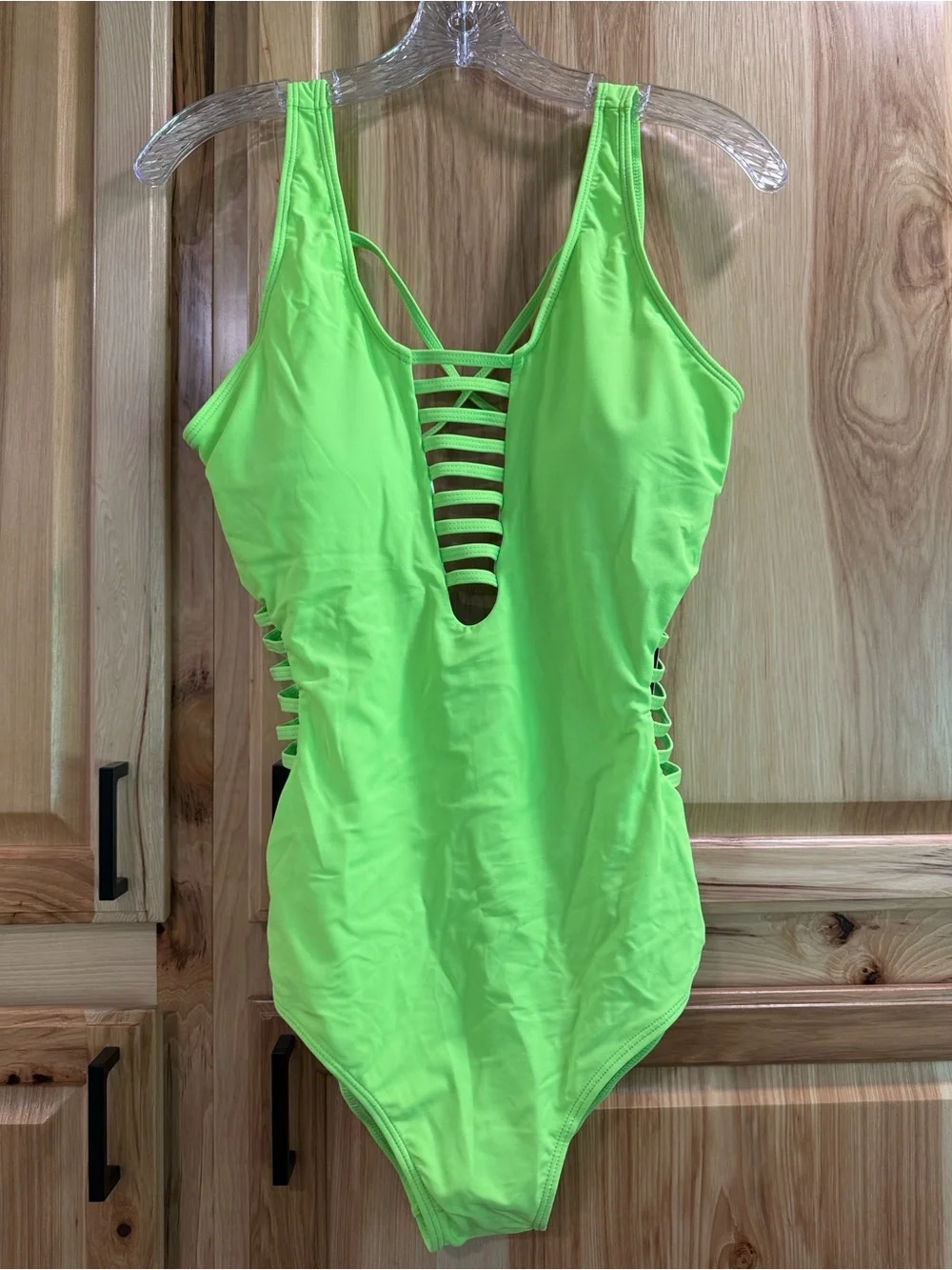 New! Aqua Eve Neon Green Women’s Steamy Feminine One-Piece Cut Out Swimsuit Sz L